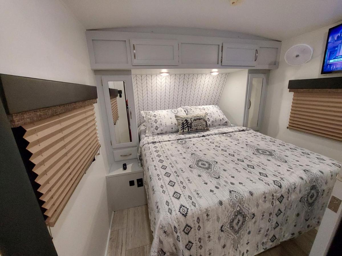 The Torres' Camper Experience! Tampa Exterior foto