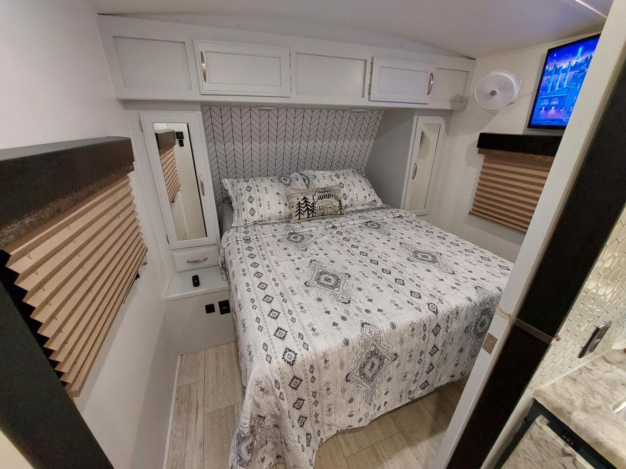 The Torres' Camper Experience! Tampa Exterior foto